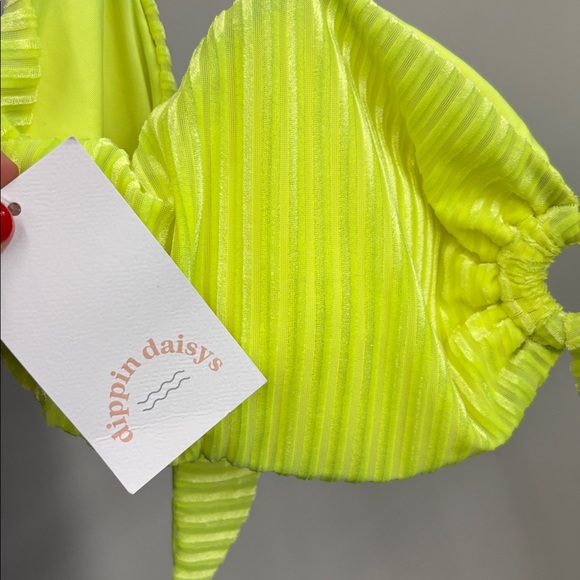 ✨NWT✨Dippin' Daisy's Bright Neon Yellow Bikini Top Size XL - Picture 3 of 6